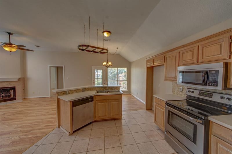 1224 Falcon Trail, Bedford TX 76021 - Photo 9