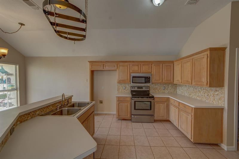 1224 Falcon Trail, Bedford TX 76021 - Photo 10