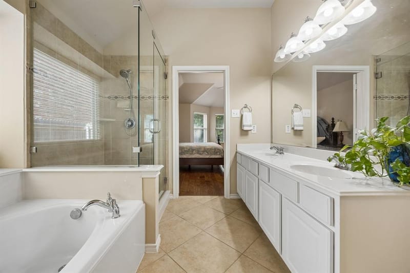 504 Valencia Drive, Arlington TX 76002 - Photo 17