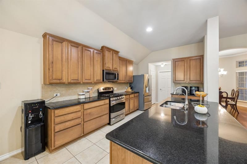 504 Valencia Drive, Arlington TX 76002 - Photo 10