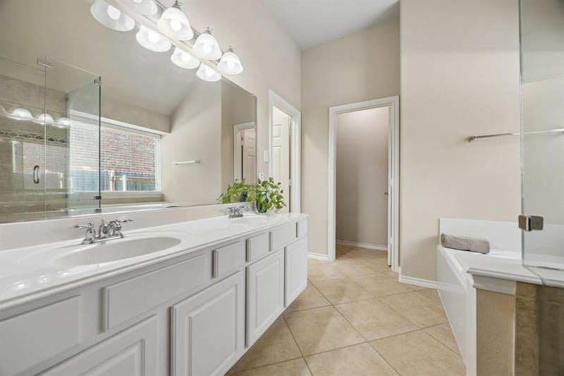 504 Valencia Drive, Arlington TX 76002 - Photo 18