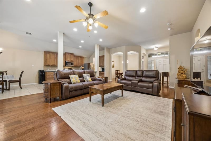 504 Valencia Drive, Arlington TX 76002 - Photo 8