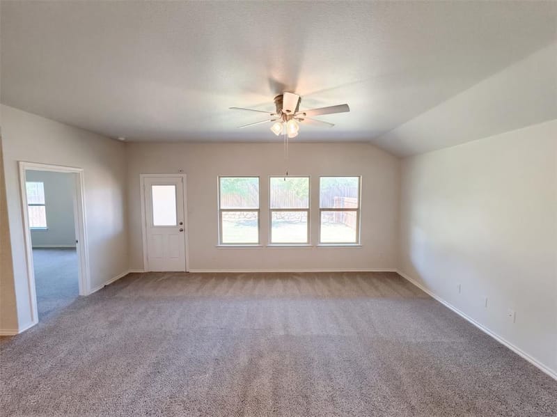 517 Bronze Circle W, Springtown TX 76082 - Photo 6