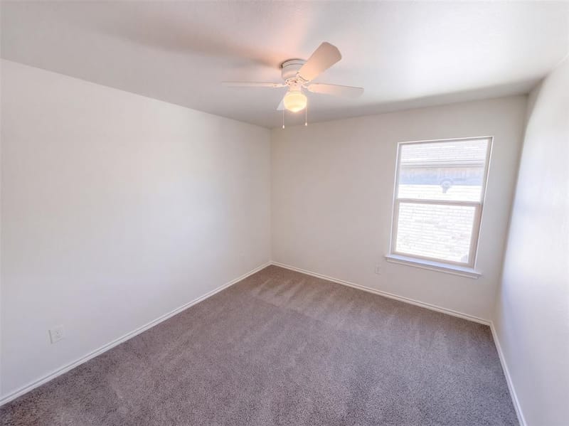 517 Bronze Circle W, Springtown TX 76082 - Photo 16