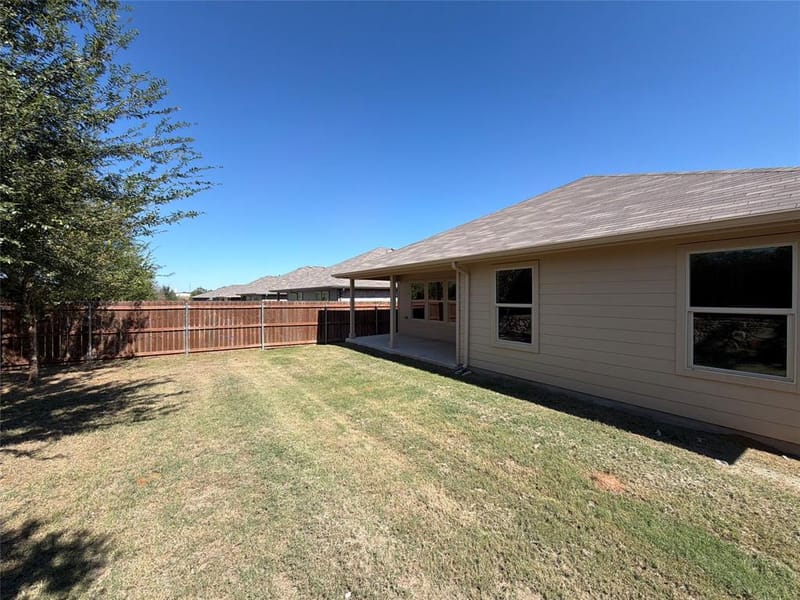 517 Bronze Circle W, Springtown TX 76082 - Photo 26