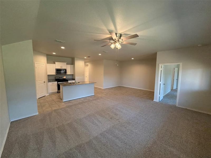 517 Bronze Circle W, Springtown TX 76082 - Photo 3