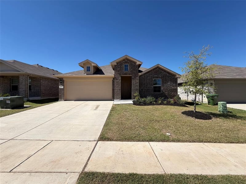 517 Bronze Circle W, Springtown TX 76082