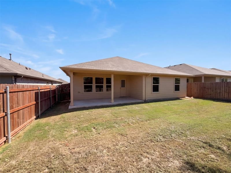517 Bronze Circle W, Springtown TX 76082 - Photo 5