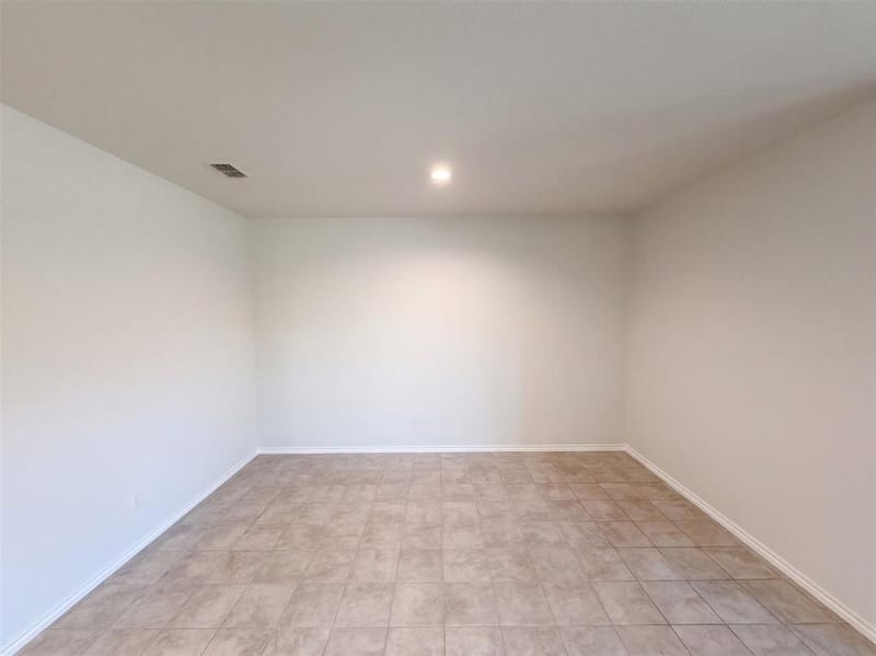 517 Bronze Circle W, Springtown TX 76082 - Photo 9