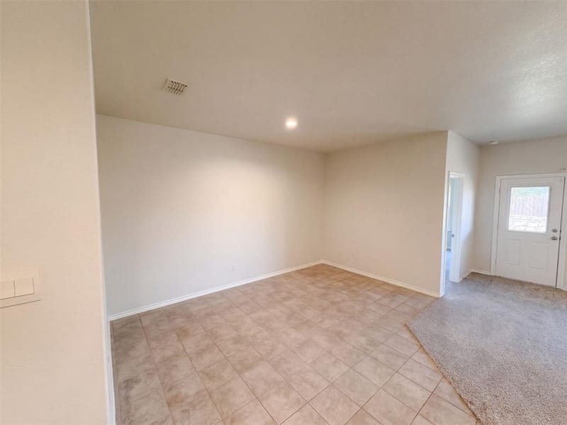 517 Bronze Circle W, Springtown TX 76082 - Photo 10