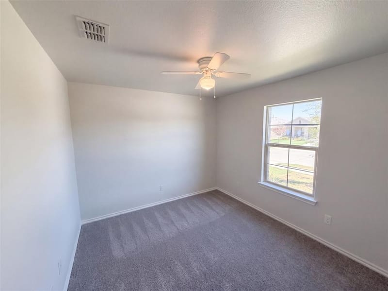 517 Bronze Circle W, Springtown TX 76082 - Photo 14