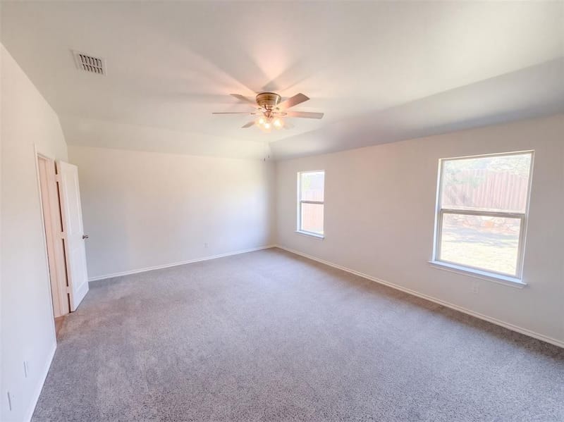 517 Bronze Circle W, Springtown TX 76082 - Photo 4