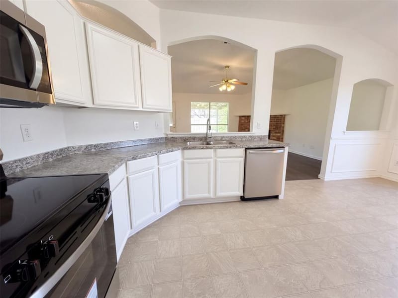 6704 Pony Express Trail, Arlington TX 76002 - Photo 6