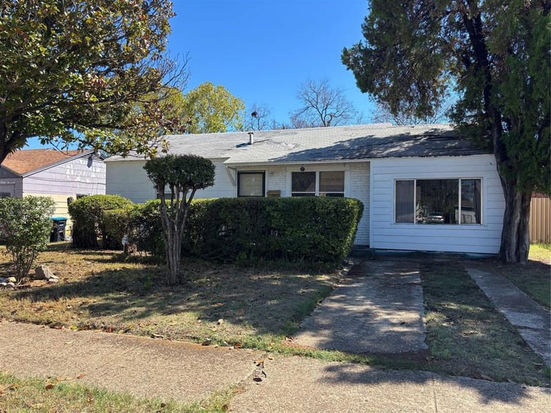 2436 Rattikin Road, Fort Worth TX 76105