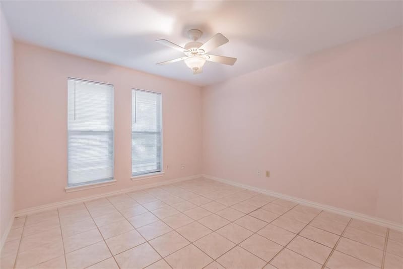 2403 Radcliffe Drive, Arlington TX 76012 - Photo 16