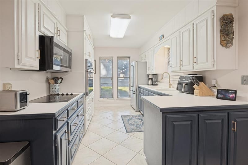 2403 Radcliffe Drive, Arlington TX 76012 - Photo 12