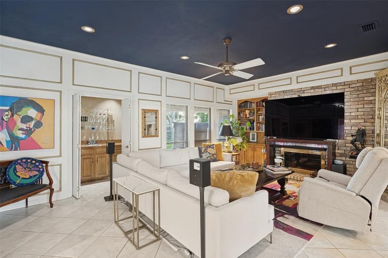 2403 Radcliffe Drive, Arlington TX 76012 - Photo 5