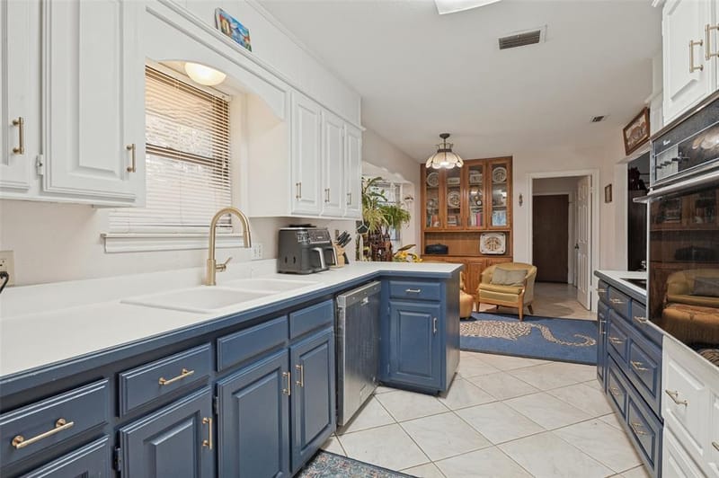 2403 Radcliffe Drive, Arlington TX 76012 - Photo 14