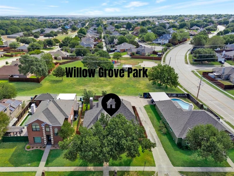 2039 Camelot Drive, Lewisville TX 75067 - Photo 2
