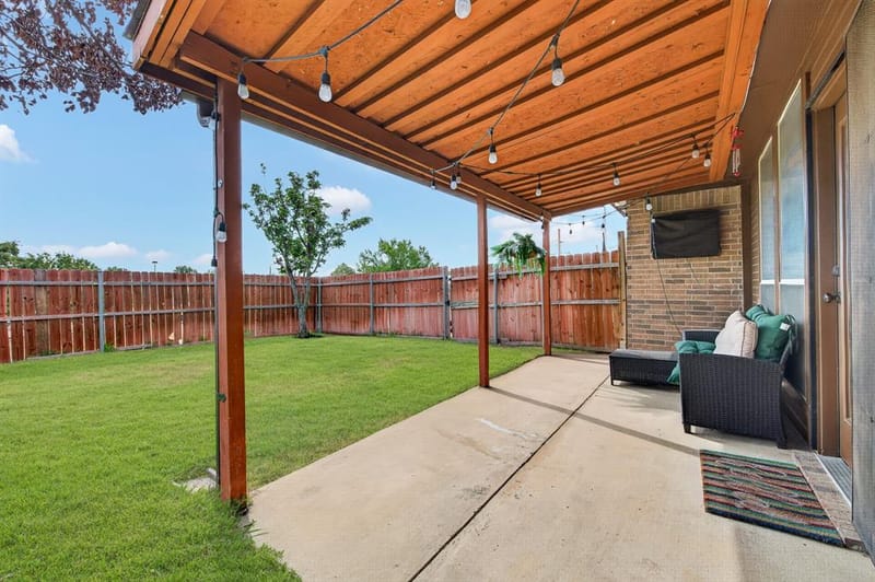 2039 Camelot Drive, Lewisville TX 75067 - Photo 36