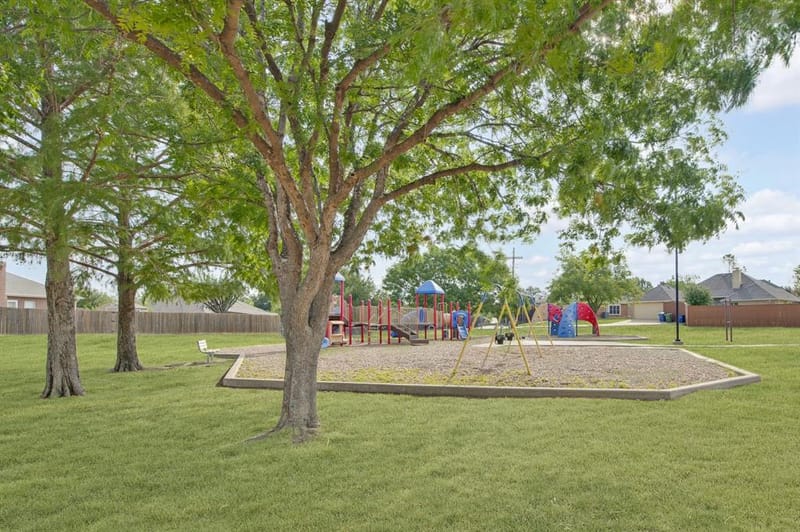 2039 Camelot Drive, Lewisville TX 75067 - Photo 38