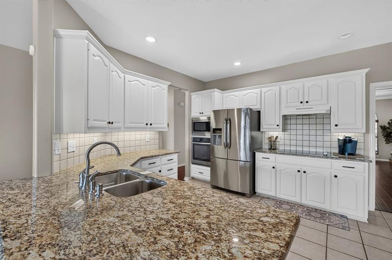 2039 Camelot Drive, Lewisville TX 75067 - Photo 10