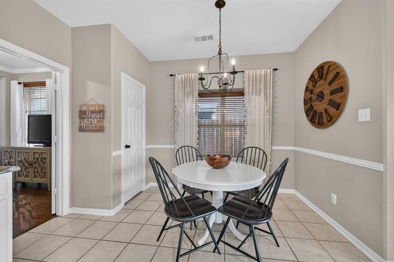 2039 Camelot Drive, Lewisville TX 75067 - Photo 11