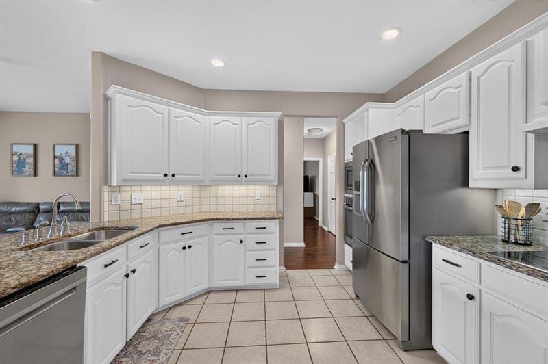 2039 Camelot Drive, Lewisville TX 75067 - Photo 8