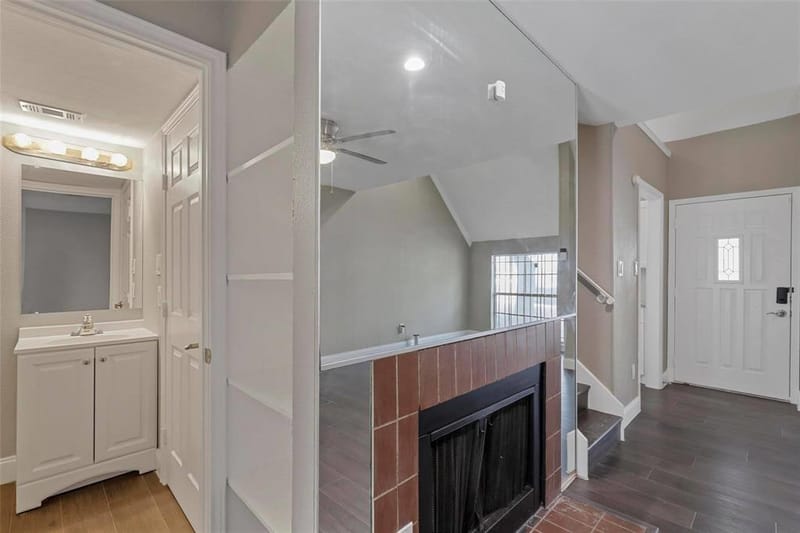 1444 Weiler Boulevard, Fort Worth TX 76112 - Photo 6