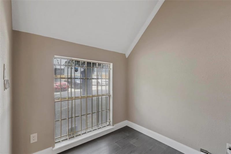 1444 Weiler Boulevard, Fort Worth TX 76112 - Photo 7