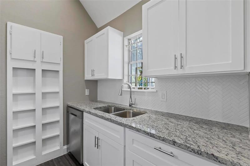 1444 Weiler Boulevard, Fort Worth TX 76112 - Photo 9