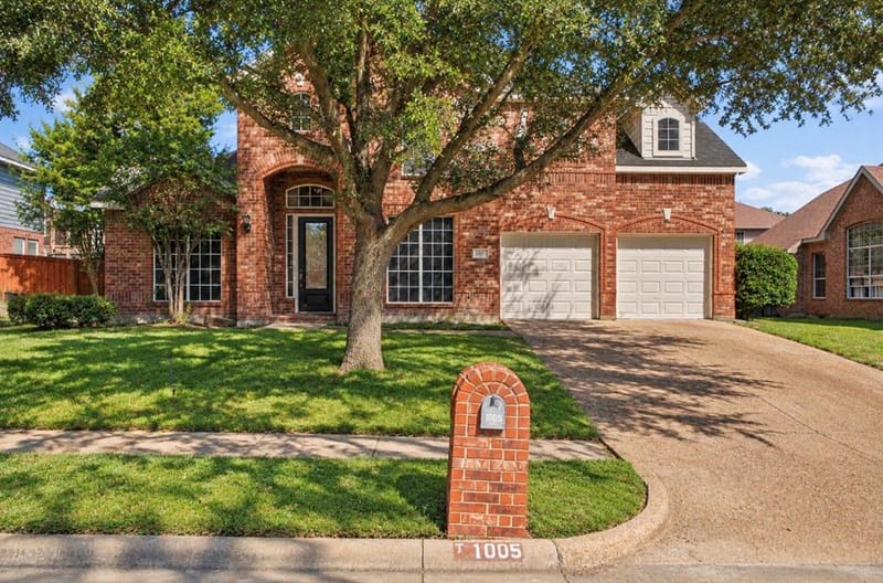 1005 Raspberry Lane, DeSoto TX 75115