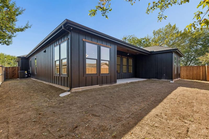 921 Woodcrest Drive, Lancaster TX 75134 - Photo 25