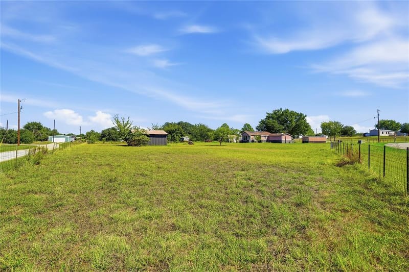 103 Woodland Court, Springtown TX 76082 - Photo 14