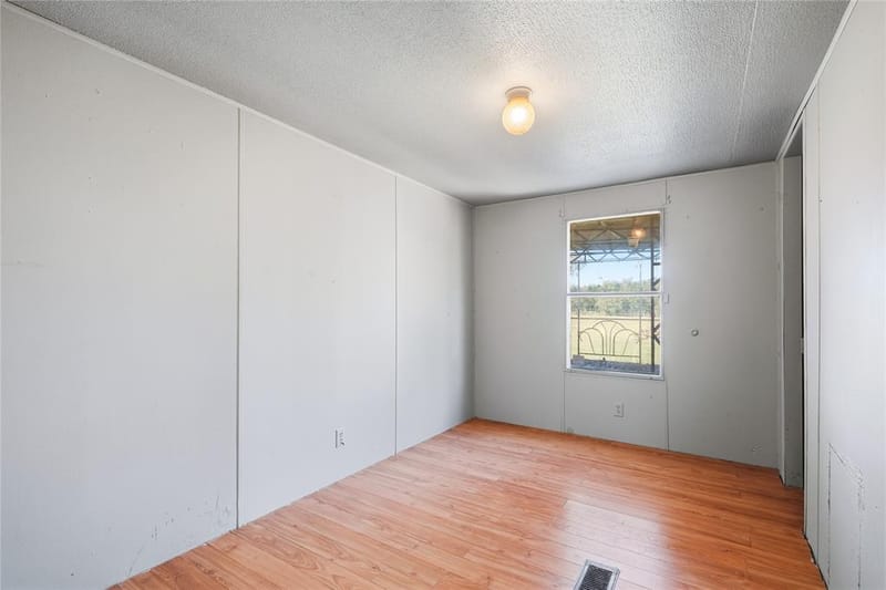 103 Woodland Court, Springtown TX 76082 - Photo 11