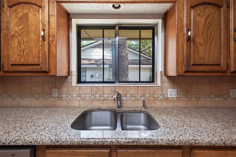 2304 Belfry Court, Arlington TX 76011 - Photo 13