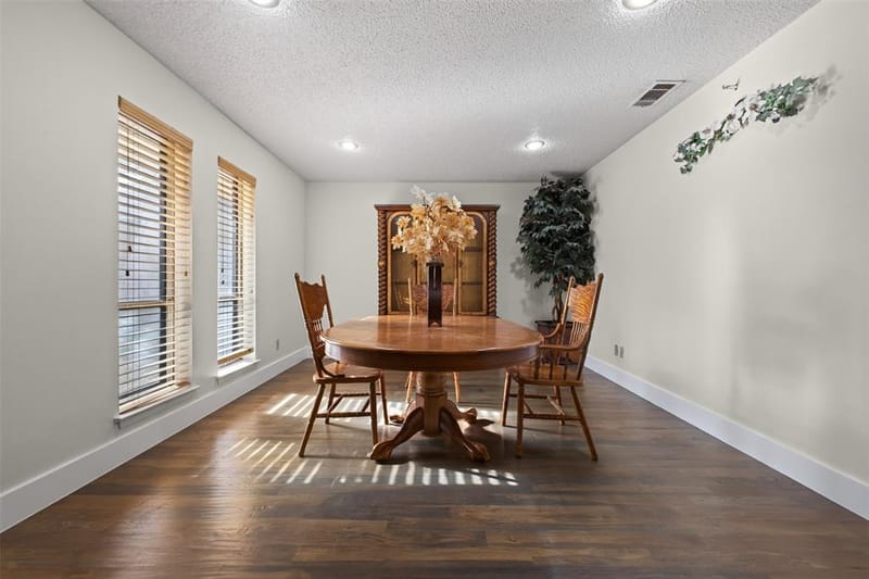 2304 Belfry Court, Arlington TX 76011 - Photo 8