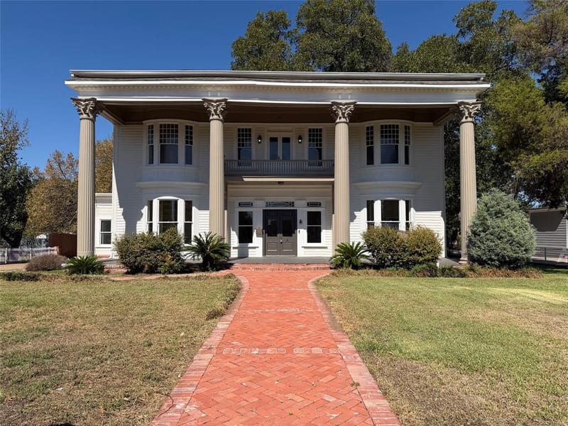 1012 W 3rd Avenue, Corsicana TX 75110