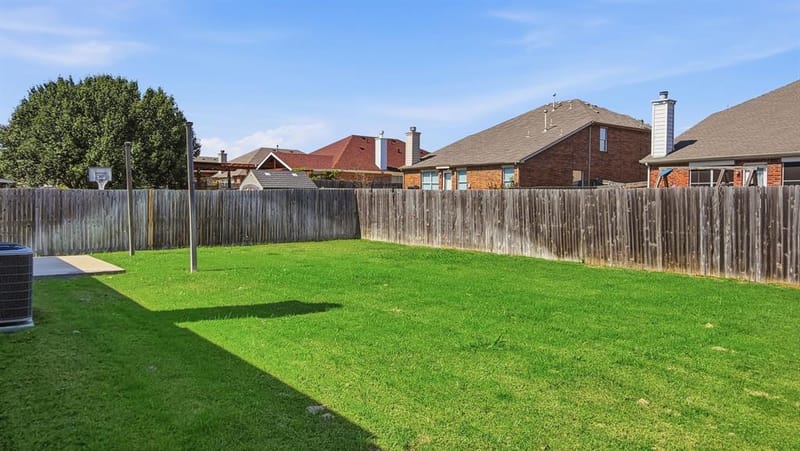 1029 Abigail Drive, Arlington TX 76002 - Photo 8