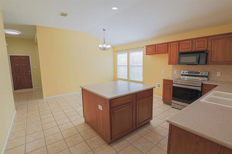 3252 Torio, Grand Prairie TX 75054 - Photo 5