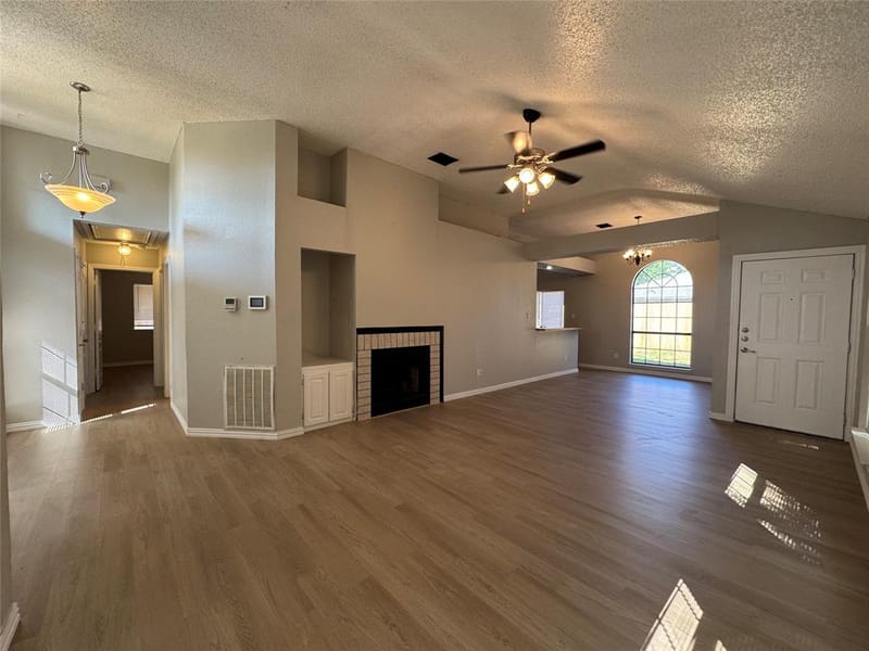 6511 Devine Drive, Arlington TX 76001 - Photo 13
