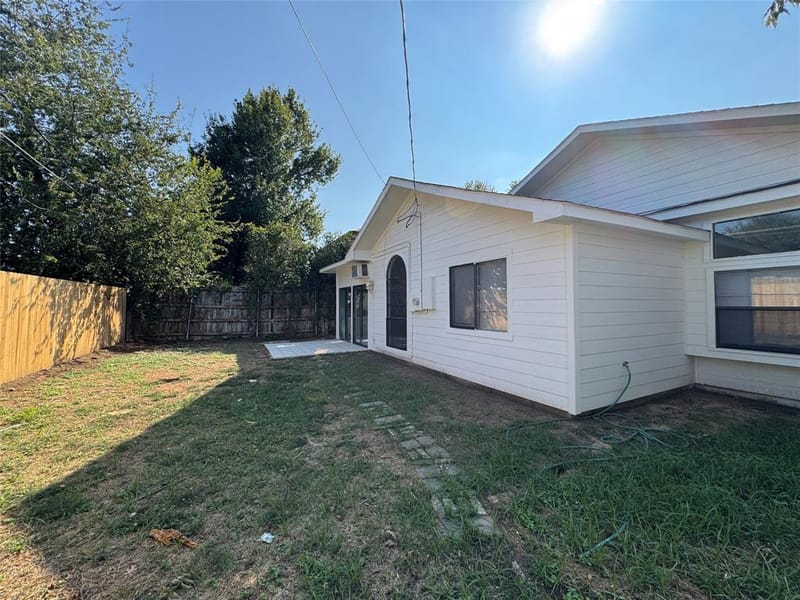 6511 Devine Drive, Arlington TX 76001 - Photo 19
