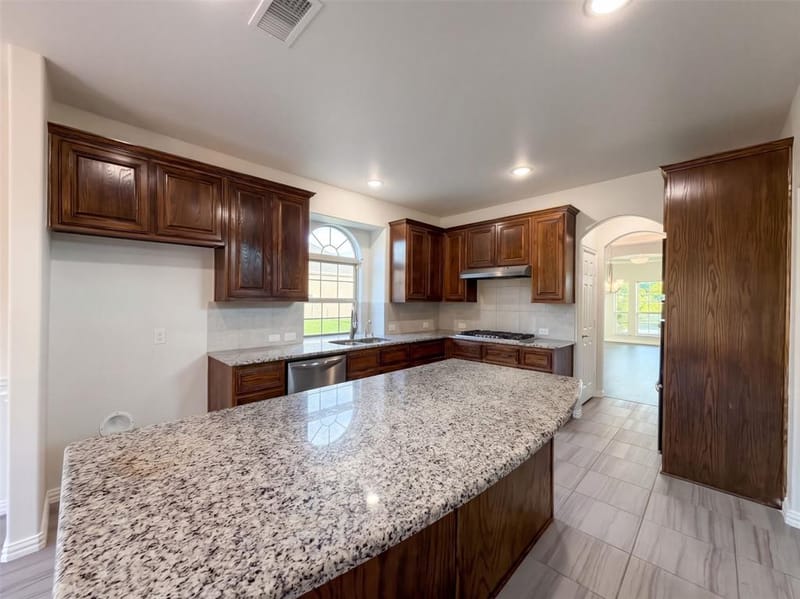 908 Heath Creek Drive, DeSoto TX 75115 - Photo 6