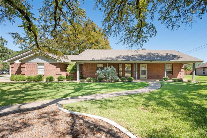 5203 Thunderbird Trail, De Cordova TX 76049