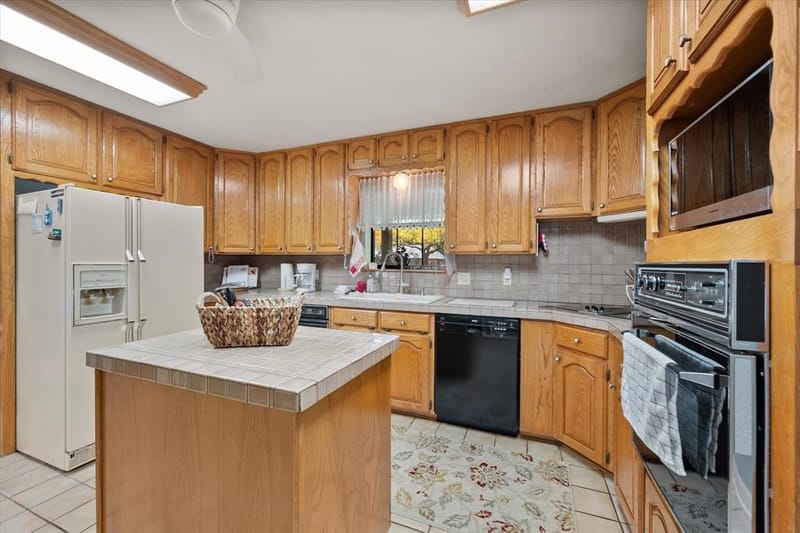 5203 Thunderbird Trail, De Cordova TX 76049 - Photo 5