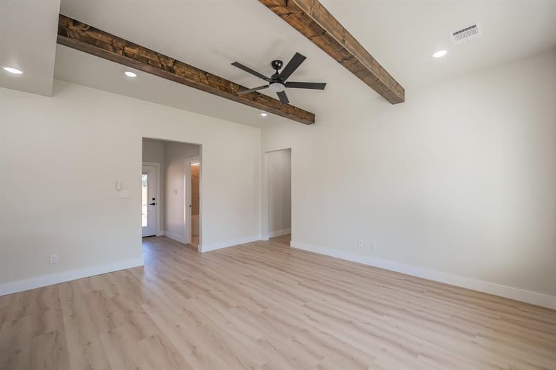 1019 Newby Avenue, Bridgeport TX 76426 - Photo 6