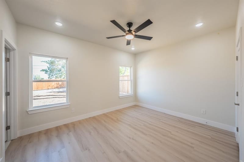 1019 Newby Avenue, Bridgeport TX 76426 - Photo 28