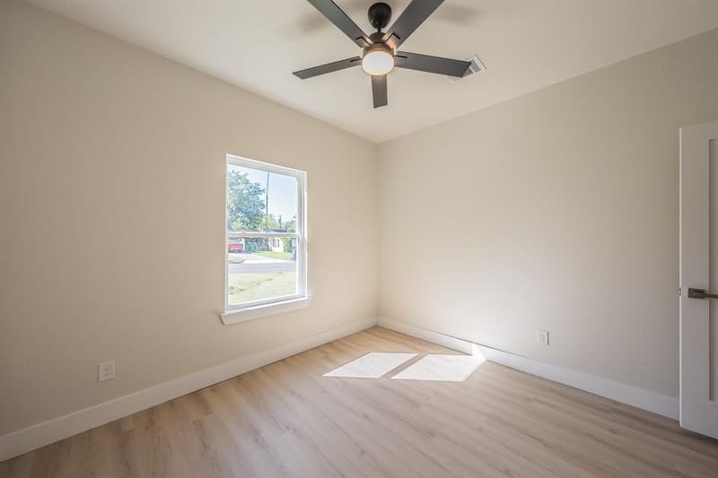 1019 Newby Avenue, Bridgeport TX 76426 - Photo 24