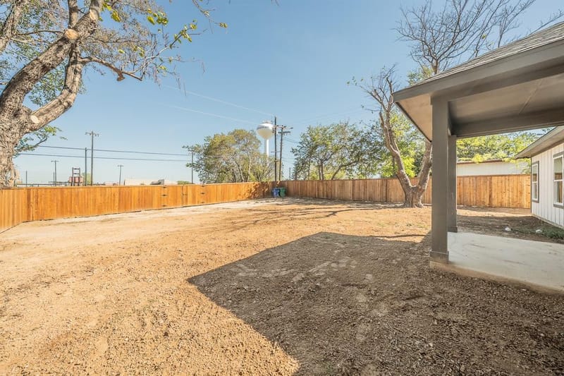 1019 Newby Avenue, Bridgeport TX 76426 - Photo 38