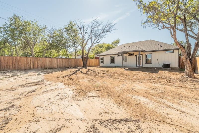 1019 Newby Avenue, Bridgeport TX 76426 - Photo 37
